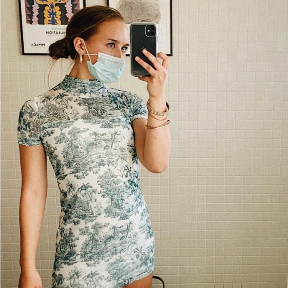 Unsigned printed dress